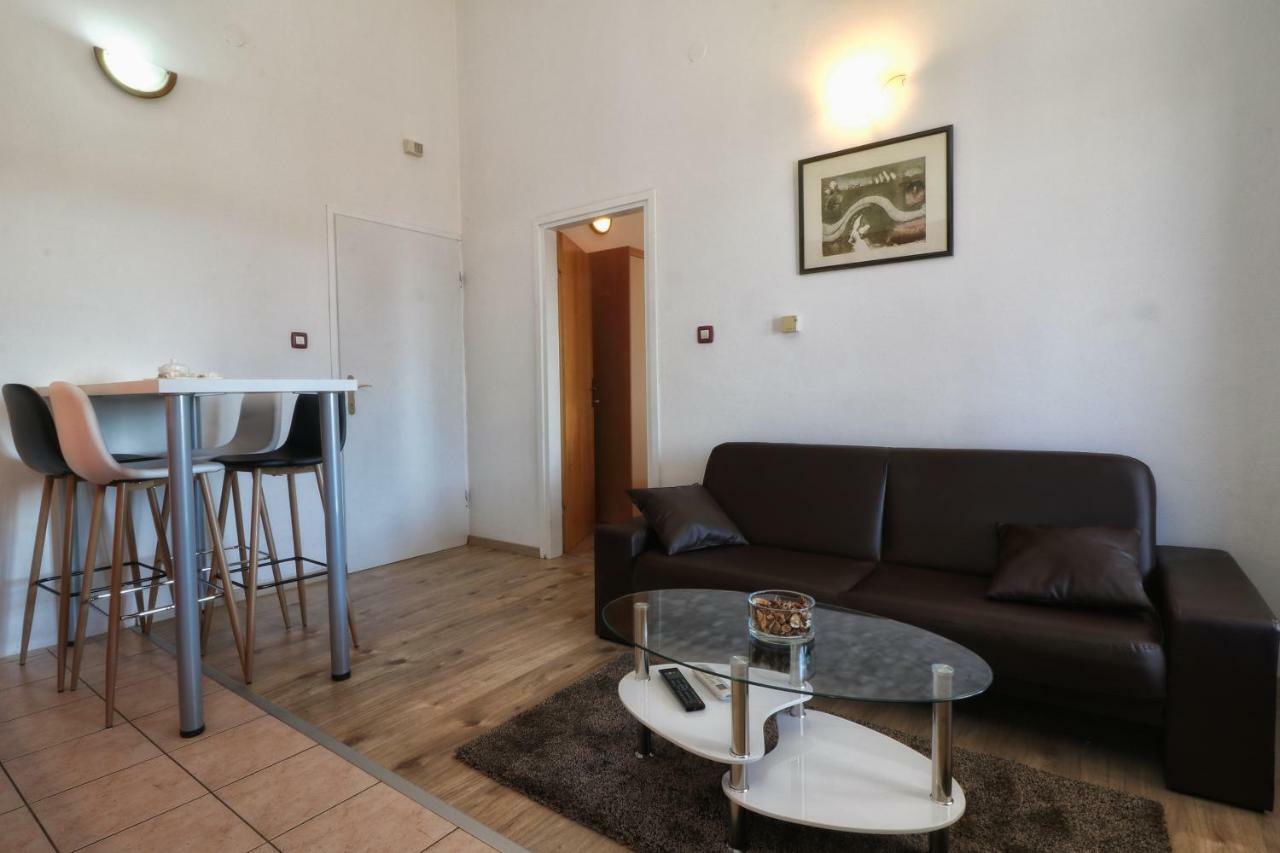Apartments And Rooms Lorena 236 Rovinj Ngoại thất bức ảnh